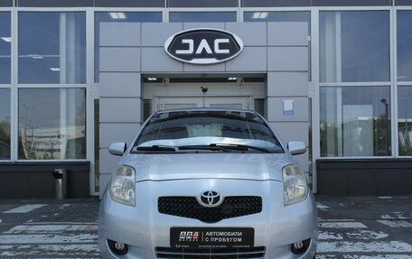 Toyota Yaris III рестайлинг, 2008 год, 470 000 рублей, 2 фотография