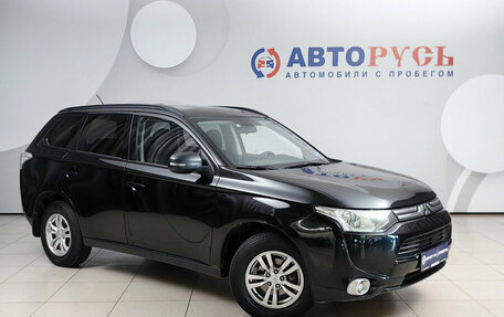 Mitsubishi Outlander III рестайлинг 3, 2013 год, 1 199 000 рублей, 1 фотография