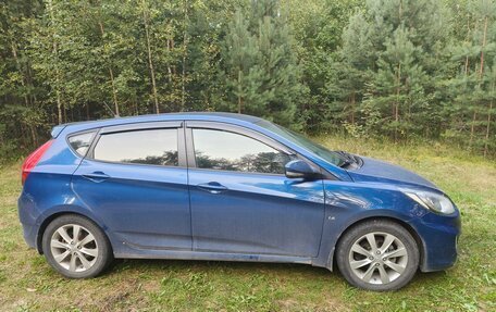 Hyundai Solaris II рестайлинг, 2012 год, 630 000 рублей, 2 фотография