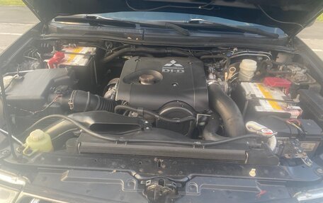 Mitsubishi Pajero Sport II рестайлинг, 2011 год, 1 770 000 рублей, 10 фотография