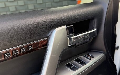 Toyota Land Cruiser 200, 2012 год, 3 710 000 рублей, 13 фотография