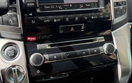 Toyota Land Cruiser 200, 2012 год, 3 710 000 рублей, 10 фотография