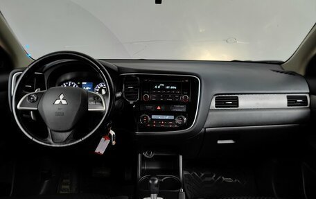 Mitsubishi Outlander III рестайлинг 3, 2013 год, 1 199 000 рублей, 12 фотография