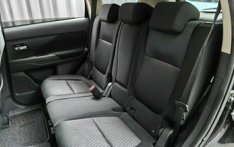 Mitsubishi Outlander III рестайлинг 3, 2013 год, 1 199 000 рублей, 8 фотография