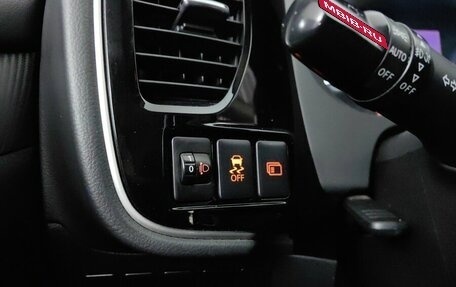 Mitsubishi Outlander III рестайлинг 3, 2013 год, 1 199 000 рублей, 22 фотография