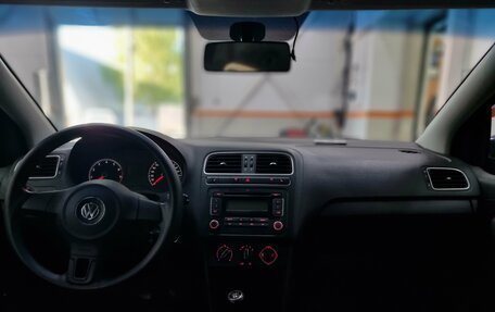 Volkswagen Polo VI (EU Market), 2012 год, 689 000 рублей, 2 фотография