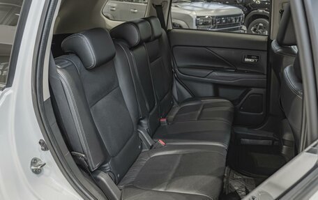 Mitsubishi Outlander III рестайлинг 3, 2015 год, 1 420 000 рублей, 7 фотография