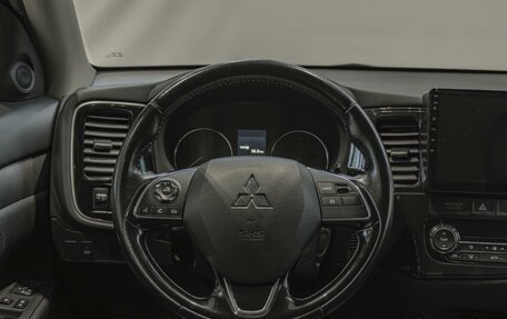 Mitsubishi Outlander III рестайлинг 3, 2015 год, 1 420 000 рублей, 18 фотография