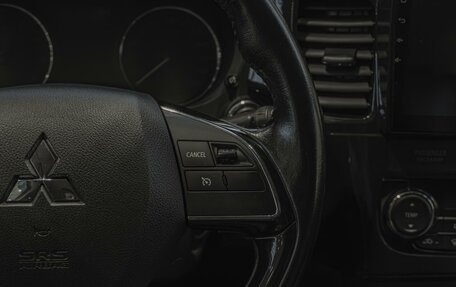 Mitsubishi Outlander III рестайлинг 3, 2015 год, 1 420 000 рублей, 20 фотография