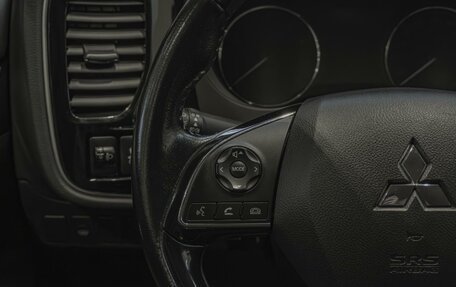 Mitsubishi Outlander III рестайлинг 3, 2015 год, 1 420 000 рублей, 19 фотография