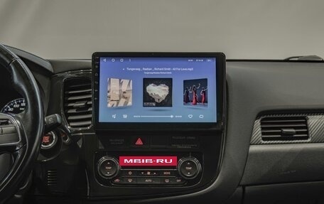 Mitsubishi Outlander III рестайлинг 3, 2015 год, 1 420 000 рублей, 12 фотография