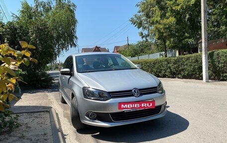Volkswagen Polo VI (EU Market), 2013 год, 950 000 рублей, 2 фотография