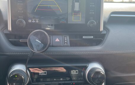 Toyota RAV4, 2021 год, 4 700 000 рублей, 5 фотография