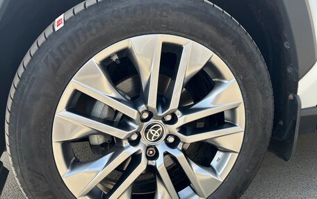 Toyota RAV4, 2021 год, 4 700 000 рублей, 13 фотография
