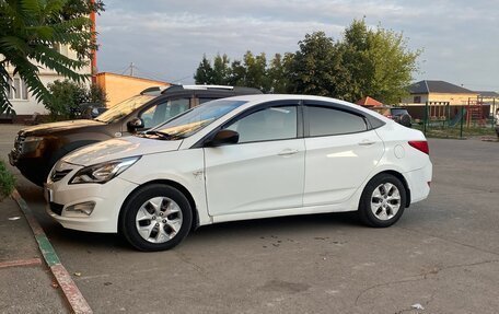 Hyundai Solaris II рестайлинг, 2015 год, 490 000 рублей, 1 фотография