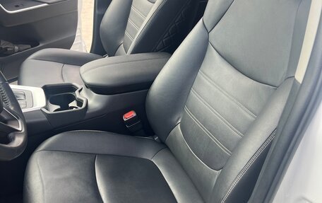 Toyota RAV4, 2021 год, 4 700 000 рублей, 19 фотография