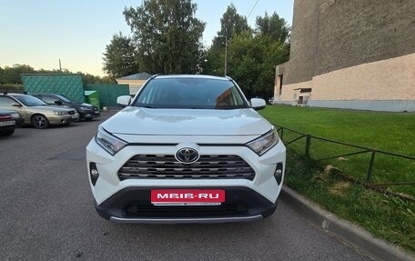 Toyota RAV4, 2021 год, 3 700 000 рублей, 1 фотография