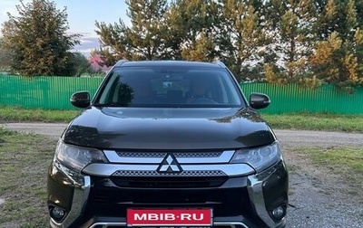 Mitsubishi Outlander III рестайлинг 3, 2020 год, 2 800 000 рублей, 1 фотография