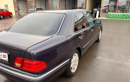 Mercedes-Benz E-Класс, 1999 год, 750 000 рублей, 5 фотография