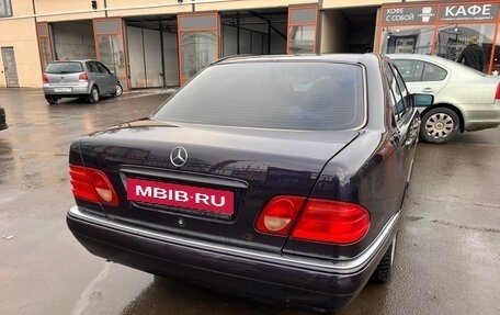 Mercedes-Benz E-Класс, 1999 год, 750 000 рублей, 8 фотография