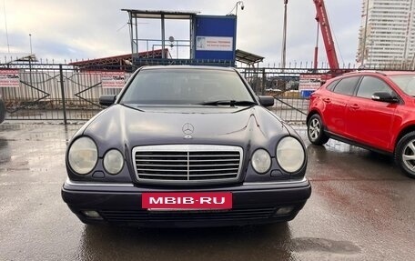 Mercedes-Benz E-Класс, 1999 год, 750 000 рублей, 3 фотография