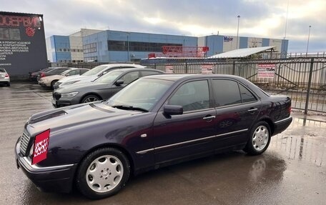 Mercedes-Benz E-Класс, 1999 год, 750 000 рублей, 4 фотография