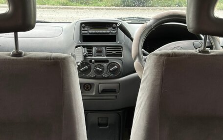 Toyota Raum I, 2000 год, 360 000 рублей, 3 фотография