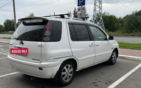 Toyota Raum I, 2000 год, 360 000 рублей, 2 фотография
