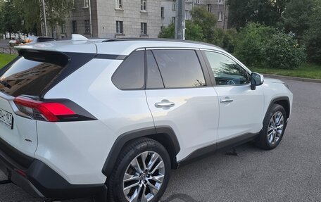 Toyota RAV4, 2021 год, 3 700 000 рублей, 3 фотография