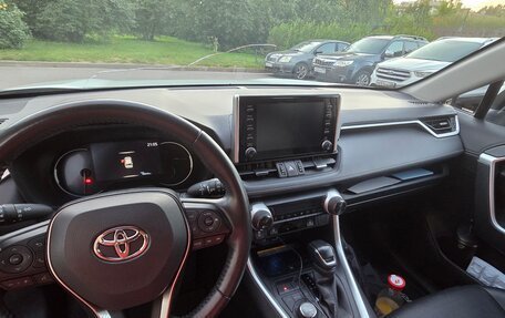 Toyota RAV4, 2021 год, 3 700 000 рублей, 10 фотография