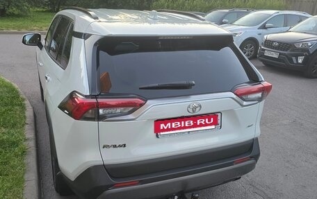 Toyota RAV4, 2021 год, 3 700 000 рублей, 4 фотография