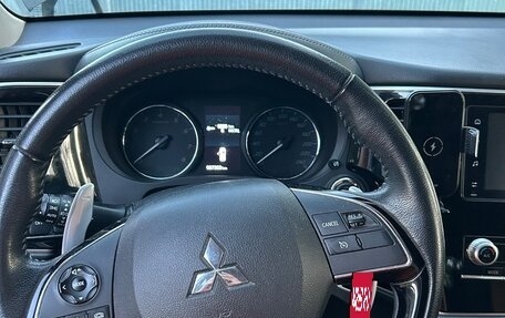 Mitsubishi Outlander III рестайлинг 3, 2020 год, 2 800 000 рублей, 5 фотография
