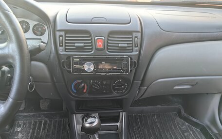 Nissan Almera, 2001 год, 200 000 рублей, 4 фотография
