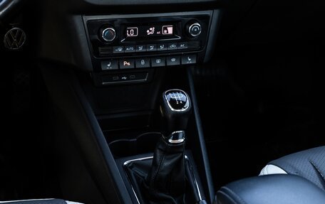 Volkswagen Polo VI (EU Market), 2021 год, 1 470 000 рублей, 23 фотография