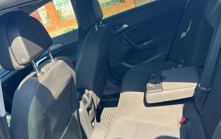 Opel Insignia II рестайлинг, 2011 год, 900 000 рублей, 23 фотография