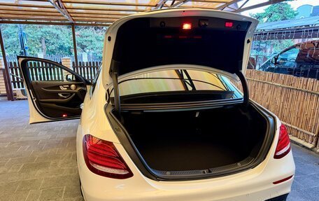Mercedes-Benz E-Класс, 2017 год, 4 750 000 рублей, 22 фотография