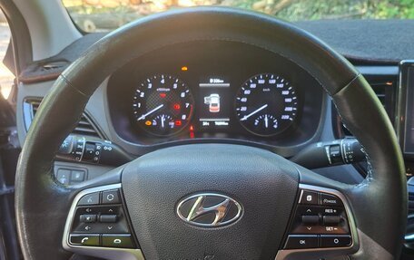 Hyundai Solaris II рестайлинг, 2021 год, 1 800 000 рублей, 12 фотография