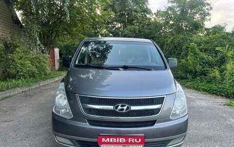 Hyundai H-1 II рестайлинг, 2011 год, 1 250 000 рублей, 1 фотография