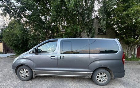 Hyundai H-1 II рестайлинг, 2011 год, 1 250 000 рублей, 2 фотография
