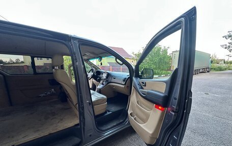 Hyundai H-1 II рестайлинг, 2011 год, 1 250 000 рублей, 17 фотография