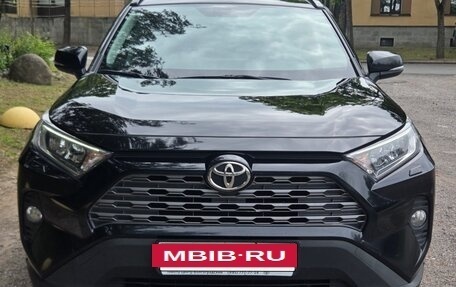 Toyota RAV4, 2020 год, 3 500 000 рублей, 2 фотография