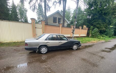 Mercedes-Benz E-Класс, 1992 год, 130 000 рублей, 2 фотография