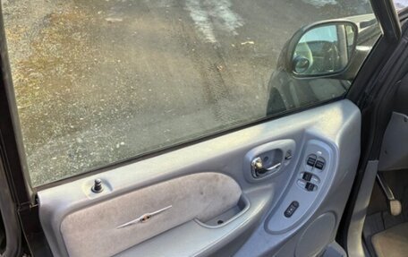 Chrysler Voyager IV, 2006 год, 650 000 рублей, 10 фотография