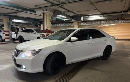 Toyota Camry, 2014 год, 1 370 000 рублей, 2 фотография