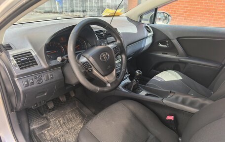 Toyota Avensis III рестайлинг, 2009 год, 900 000 рублей, 5 фотография