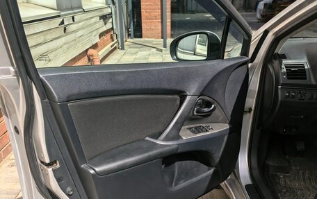 Toyota Avensis III рестайлинг, 2009 год, 900 000 рублей, 10 фотография