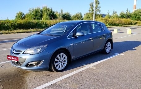 Opel Astra J, 2013 год, 680 000 рублей, 2 фотография