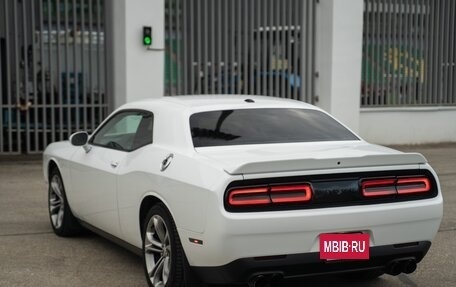 Dodge Challenger III рестайлинг 2, 2019 год, 3 700 000 рублей, 7 фотография