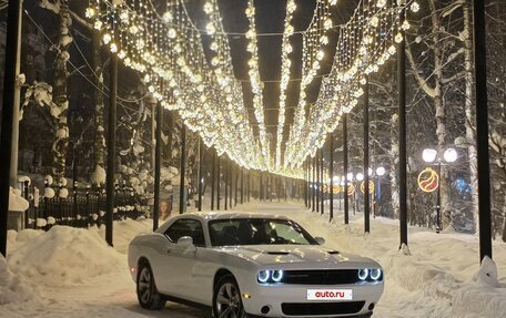 Dodge Challenger III рестайлинг 2, 2019 год, 3 700 000 рублей, 14 фотография