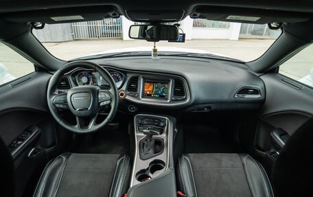 Dodge Challenger III рестайлинг 2, 2019 год, 3 700 000 рублей, 20 фотография